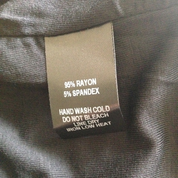 Lulu's Black Crop Top - Picture 6 of 8